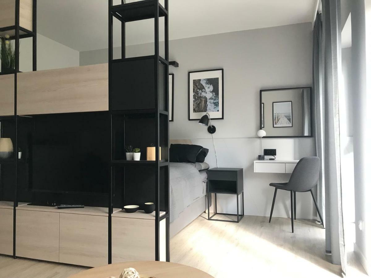 - Wyspianskiego 34e *